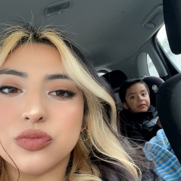 Meet your Posher, Itzel - Picture 4 of 5